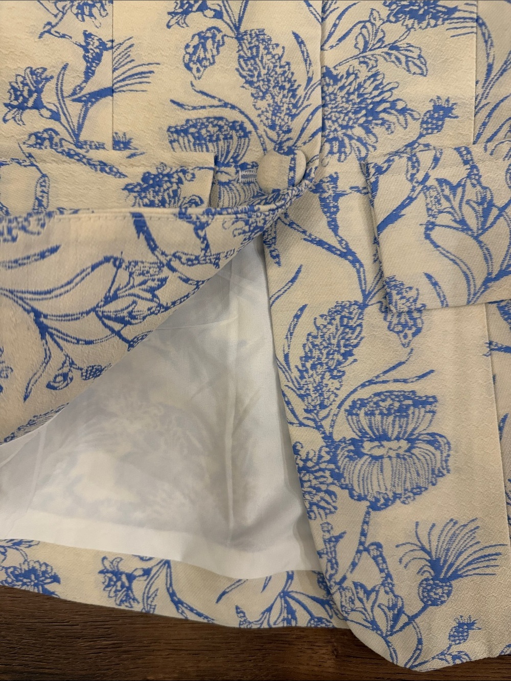 Commense Cream and Blue Floral Two-Piece Skirt Set NWT Size Small - Picture 8 of 9